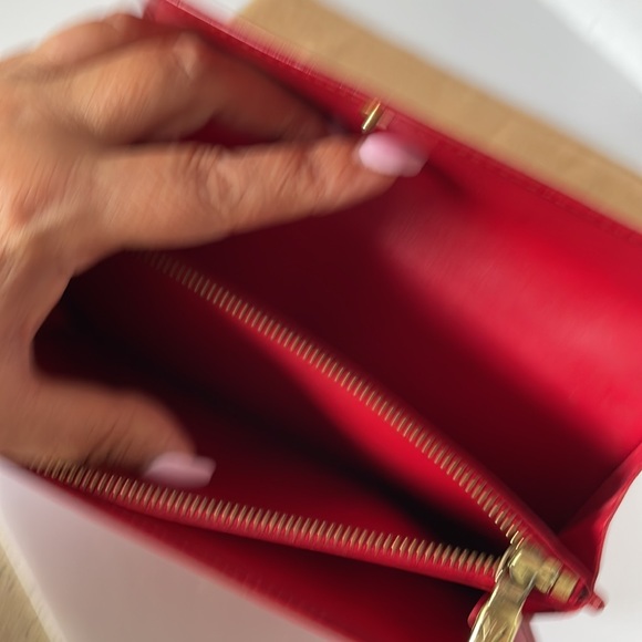 Authentic Louis Vuitton Epi Pochette Coin/Credit Card Red Long Wallet. - Picture 5 of 15